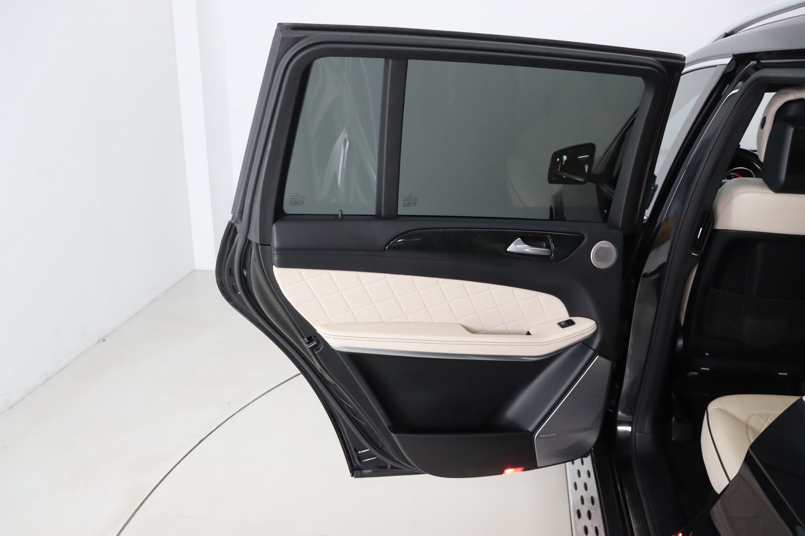 Fahrzeugabbildung Mercedes-Benz GL 350 d 4Matic DIS FOND Desingno Pano * 7. Sitz