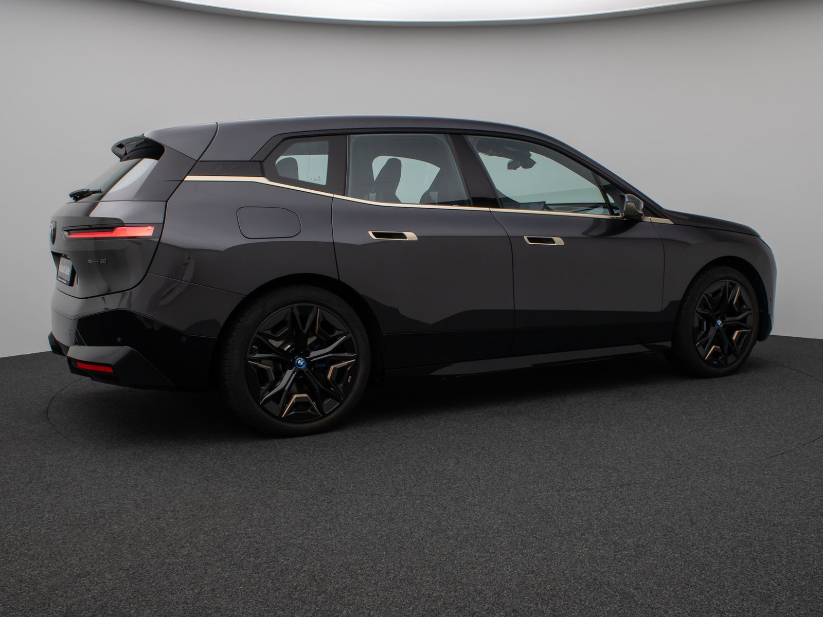 Fahrzeugabbildung BMW iX xD50 Panorama 360°Laser DAB H/K AHK Sport 22"