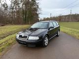 Skoda Octavia Combi 1.8 Turbo Elegance 1. Hand *TÜV* - Skoda: Turbo