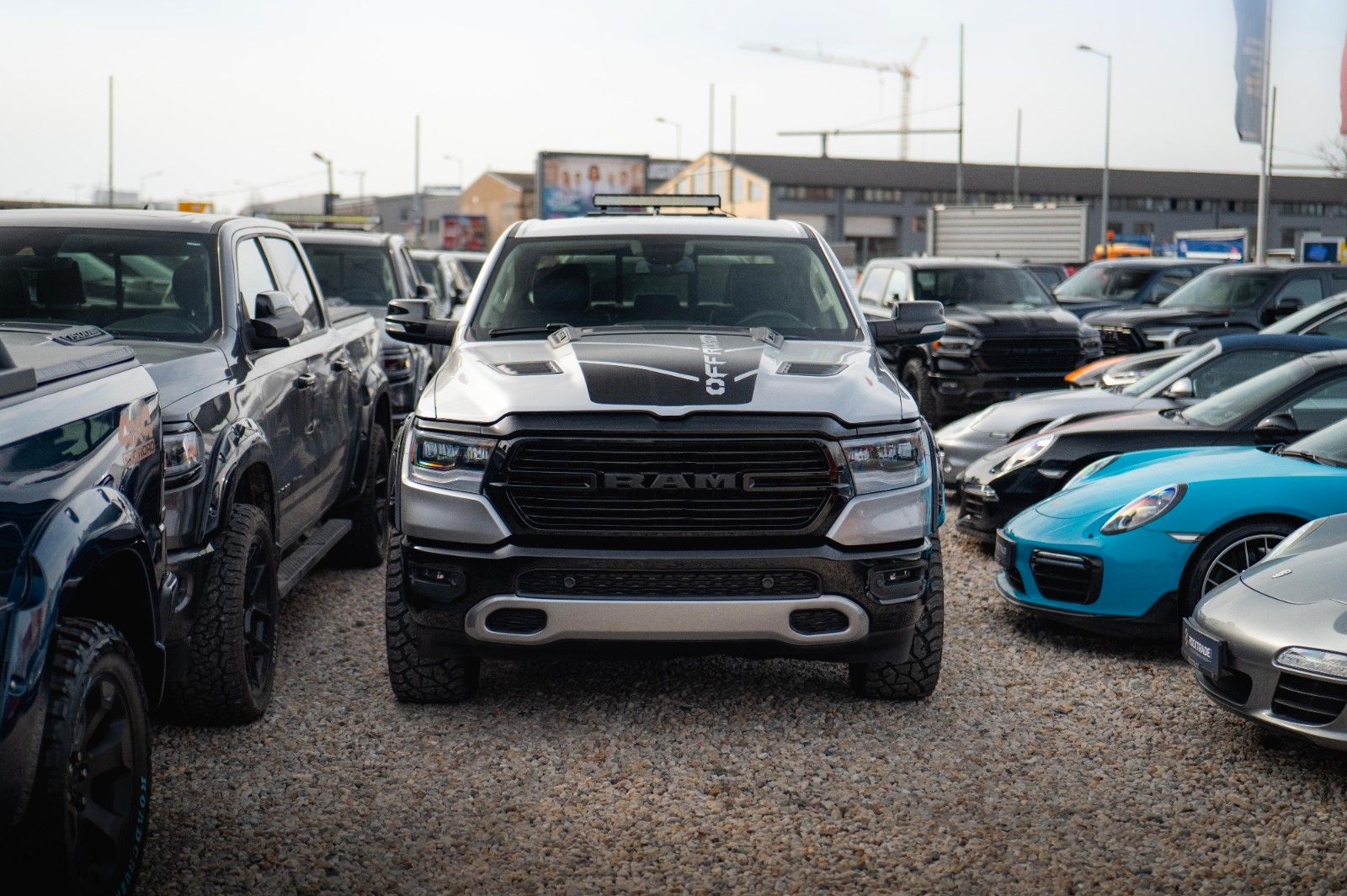 Fahrzeugabbildung Dodge RAM 5.7 V8 HEMI 4x4 NIGHT-Edition LARAMIE *LED*