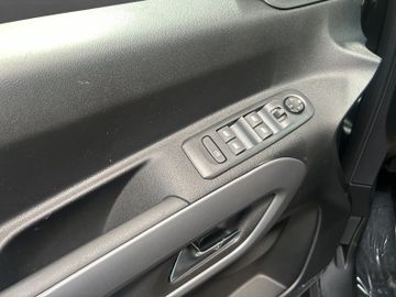 Fiat Qubo L L1 1.5 5-Sitzer Diesel KAMERA SHZ ALU LED