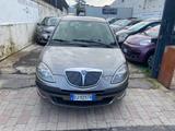 Lancia Ypsilon 1.3 Multijet 16V Argento. 3p - Lancia Ypsilon Argento mit Diesel-Antrieb