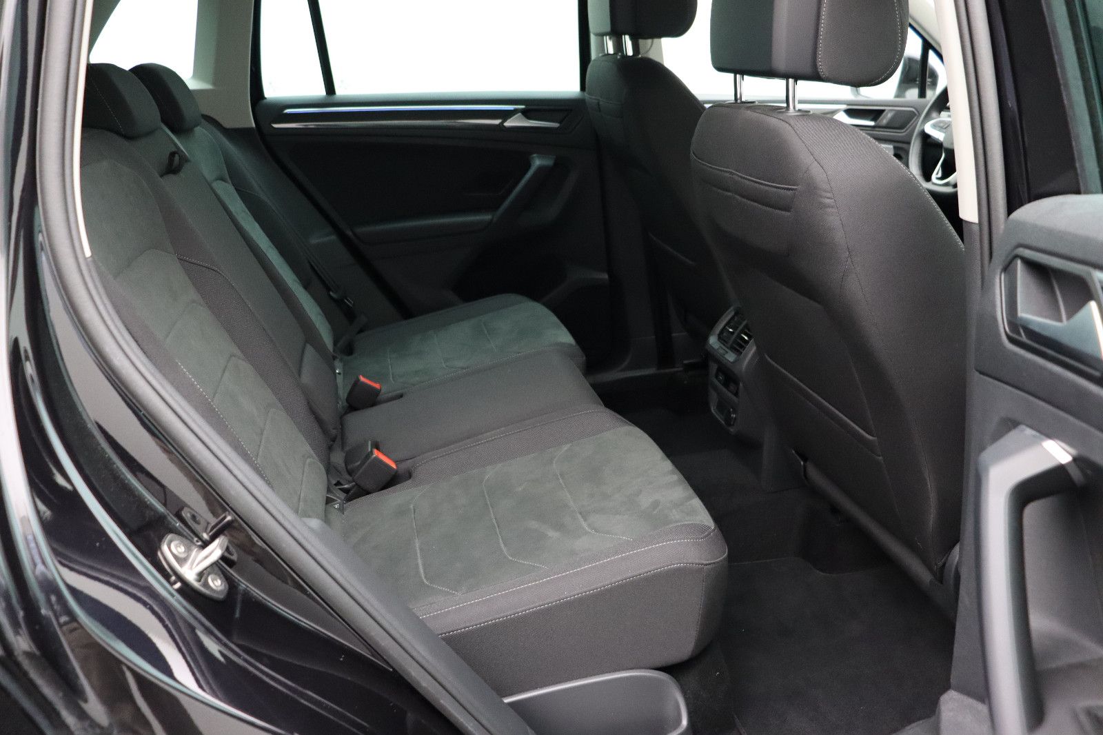 Fahrzeugabbildung Volkswagen Tiguan 2.0 Elegance 4Motion