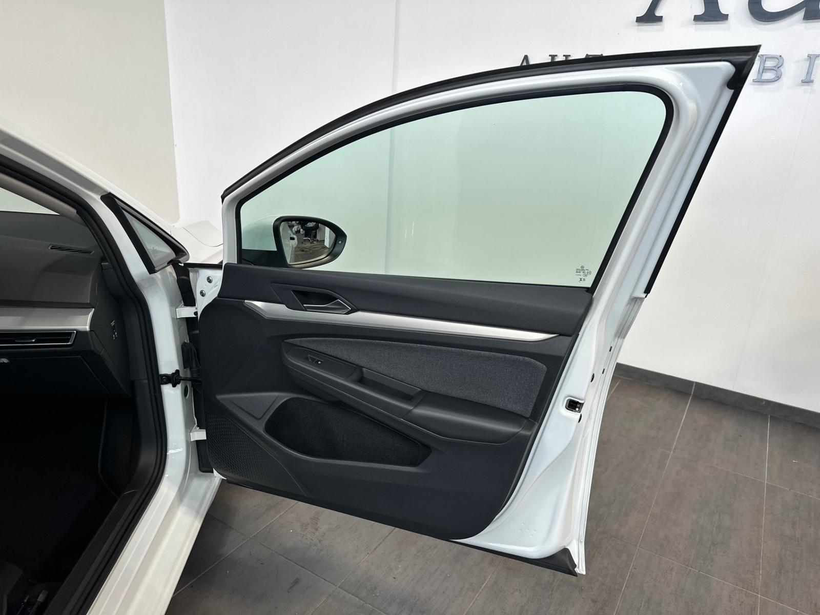 Volkswagen Golf Variant 1.5 eTSI DSG MOVE NAV+LED+ACC, миниатюра 8