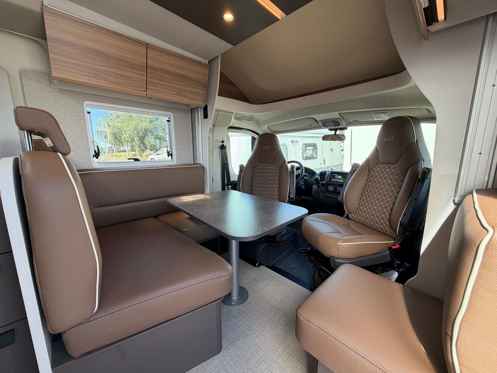 Fahrzeugabbildung Bürstner B66 Lyseo TD 690G - MEGA DEAL!
