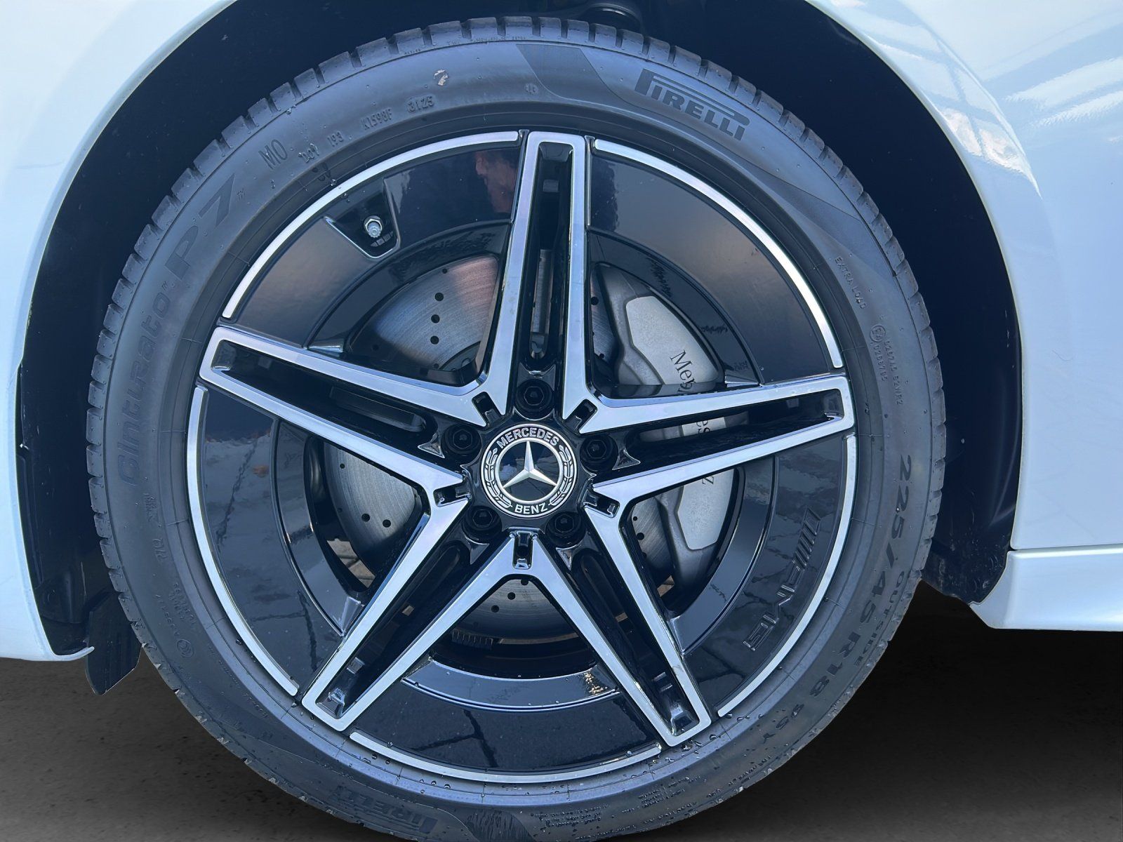 Fahrzeugabbildung Mercedes-Benz C 220 d 4M T AMG 360° AHK DigLight Keyless
