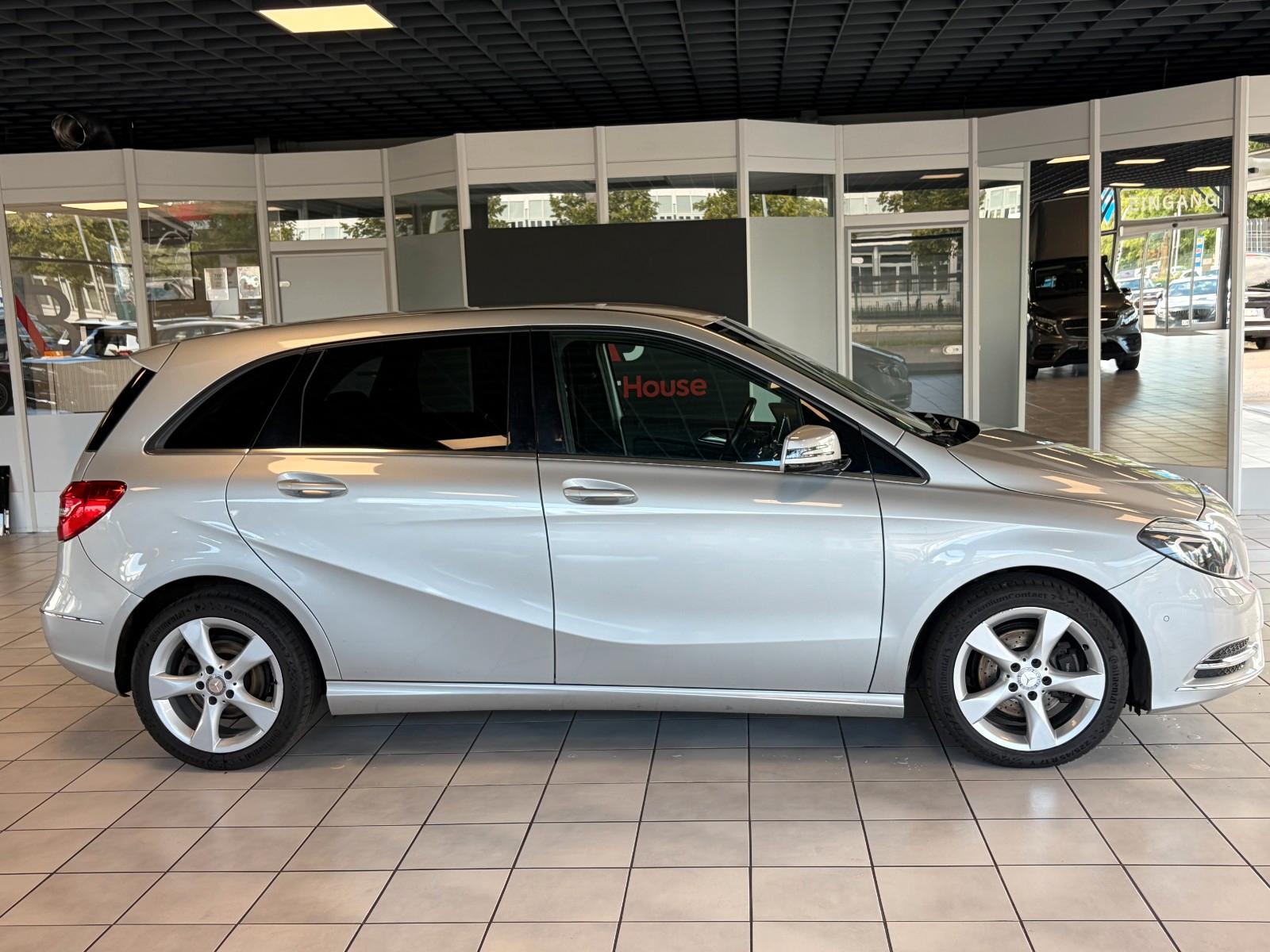 Mercedes-Benz B 200 CDI · Distronic · 1 Hand · AHK · Kamera