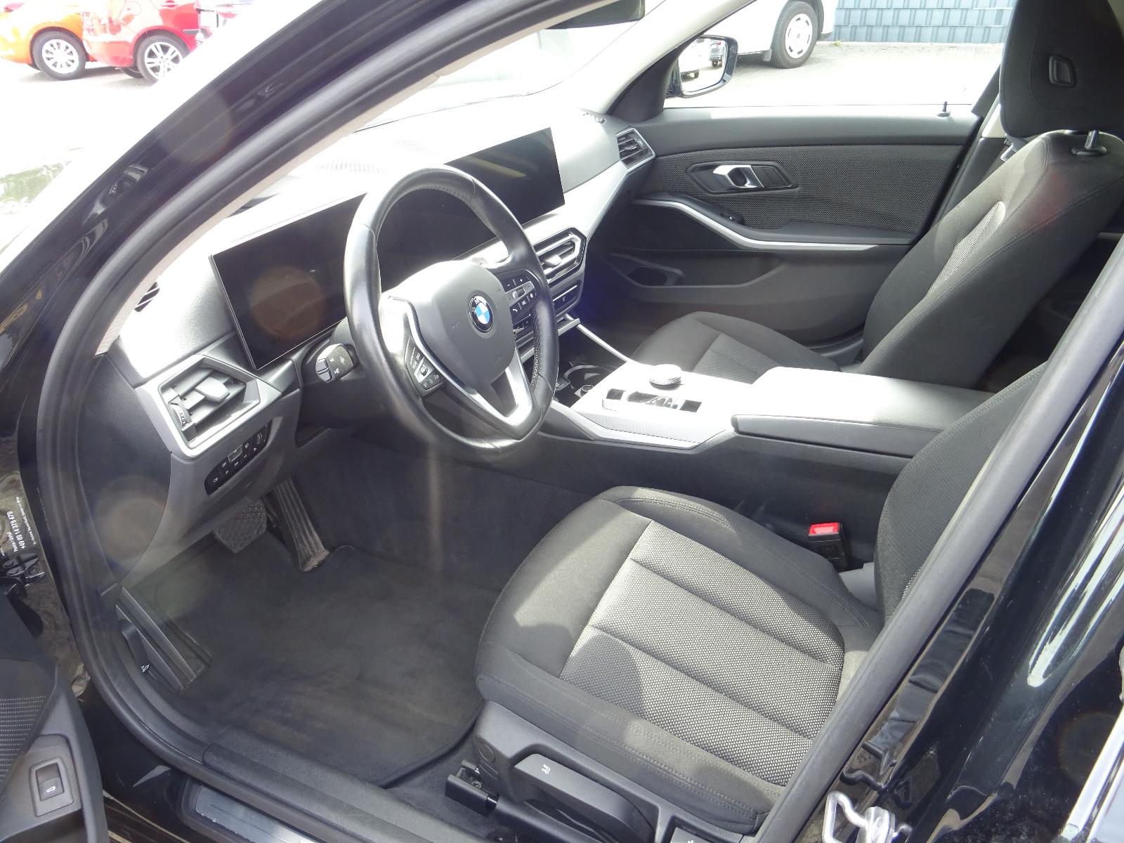 BMW 3 Series iA Touring LED Navi HUD Virt. Kamera Innov., миниатюра 7