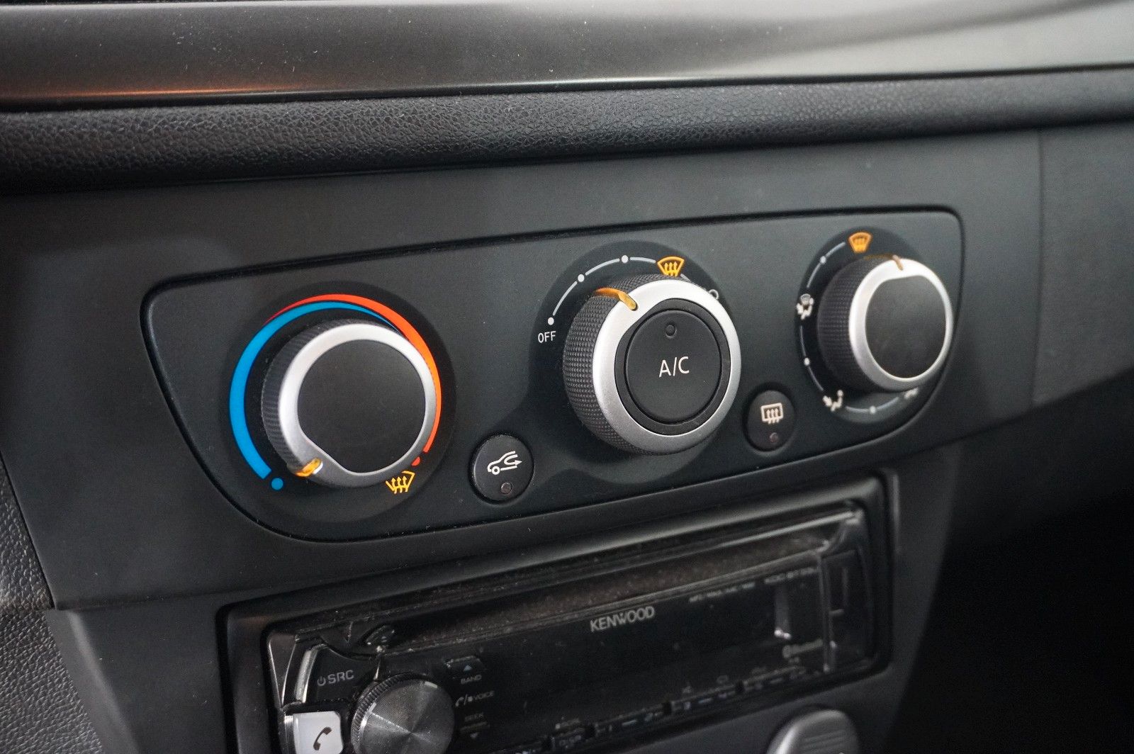 Fahrzeugabbildung Renault Megane Grandtour 1.6 AUTHEN. KLIMA/PDC/NEBEL/AHK