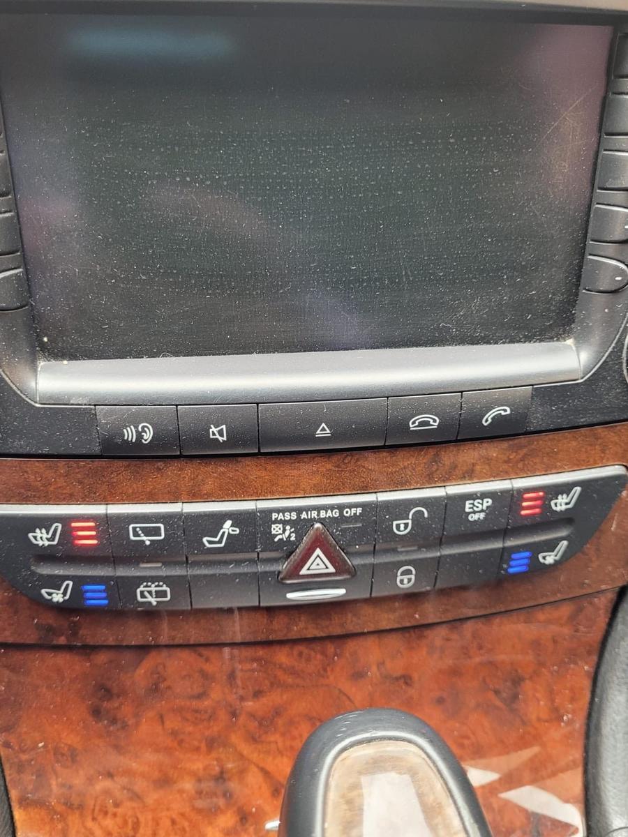 Mercedes-Benz E320 2004 — photo 13