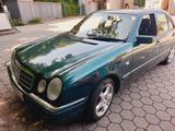 Mercedes-Benz E 290 TD ELEGANCE Elegance - Mercedes-Benz E 290: Limousine