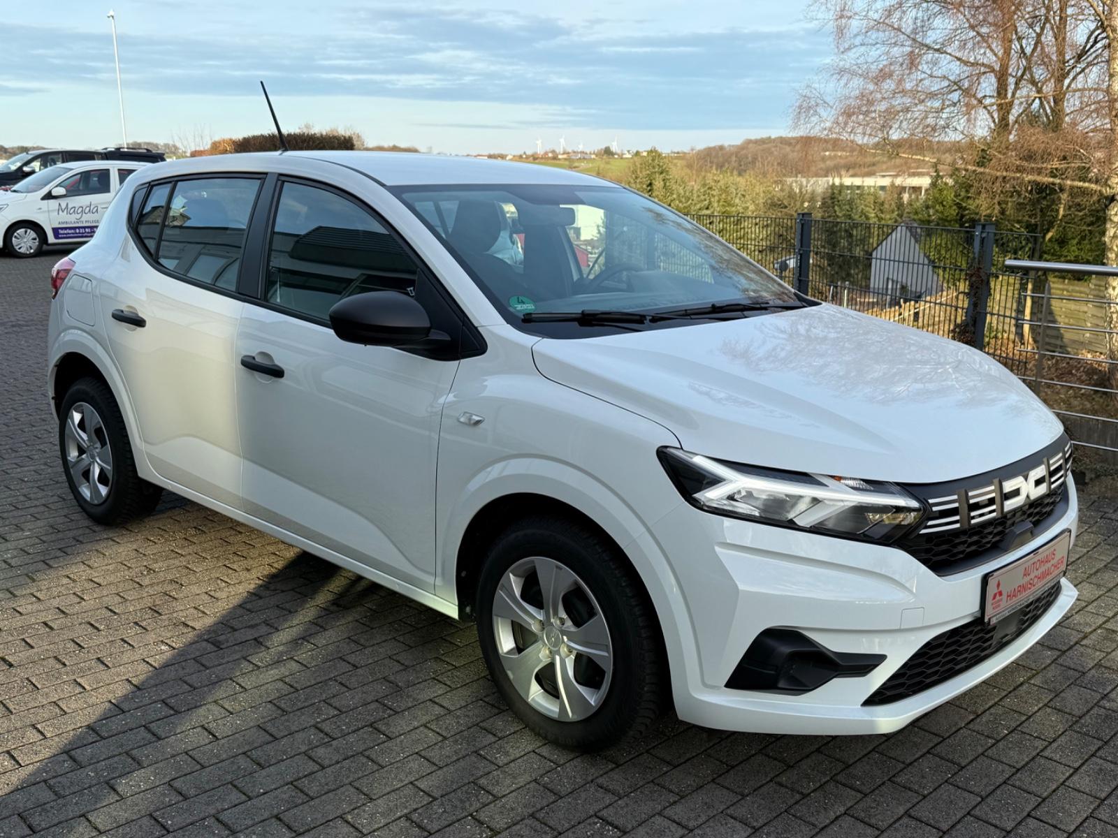 Dacia Sandero III 67 PS erst 7084 km WIE NEU