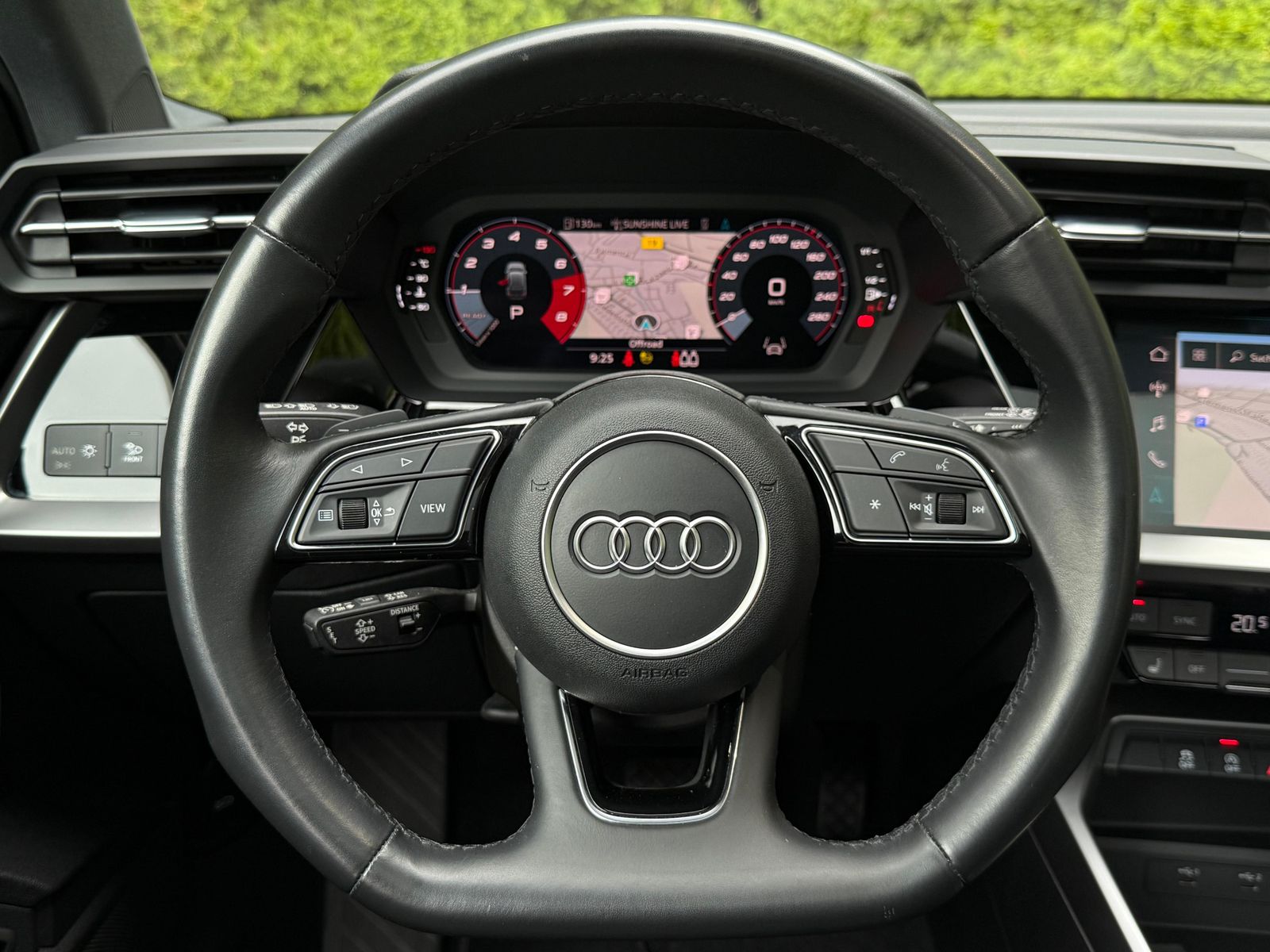 Fahrzeugabbildung Audi A3 35 TFSI S-tr. S-Line PANO+LED+ACC+SHZ+CARPLAY