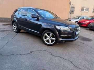 Audi Q7 - 1