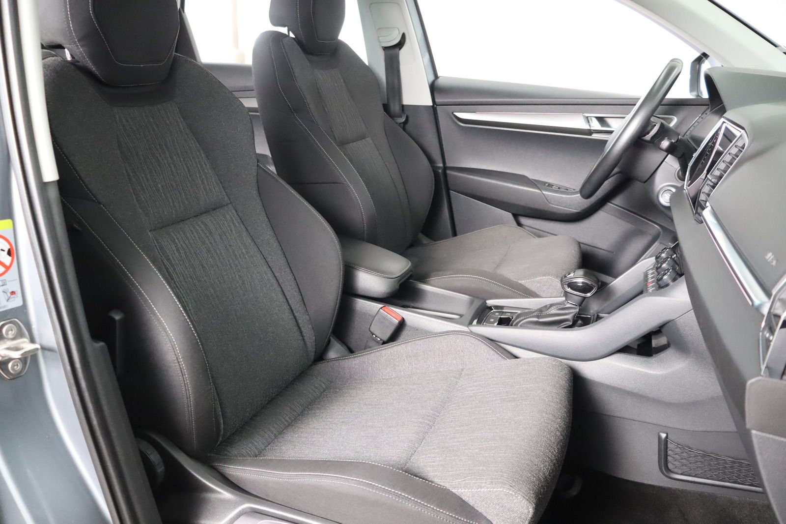 Fahrzeugabbildung SKODA Karoq 4x4 Memory * Navi * DSG * LED * AHK