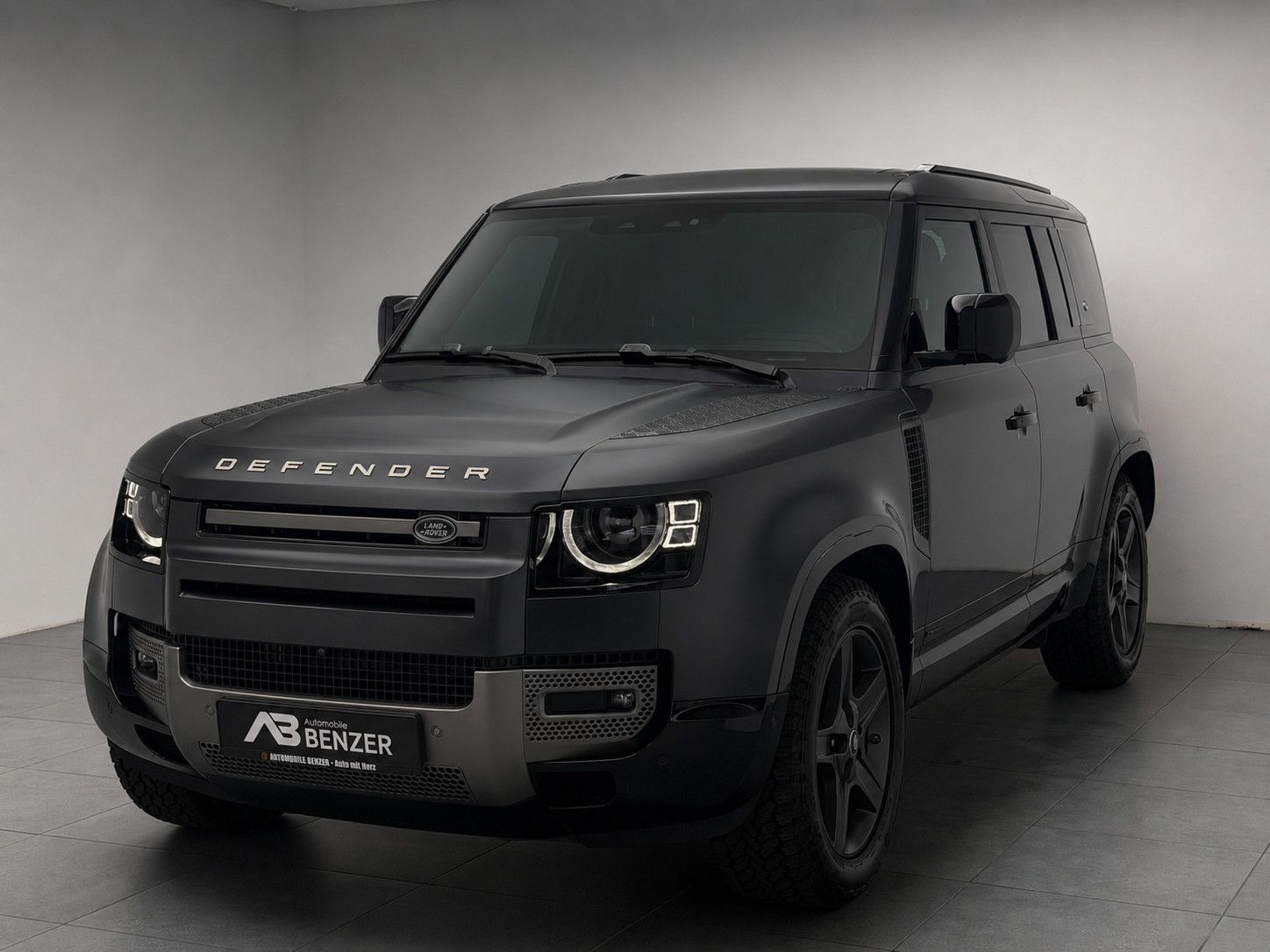Fahrzeugabbildung Land Rover Defender 110 X-Dynamic SE/PANO/HUD/MERIDIAN