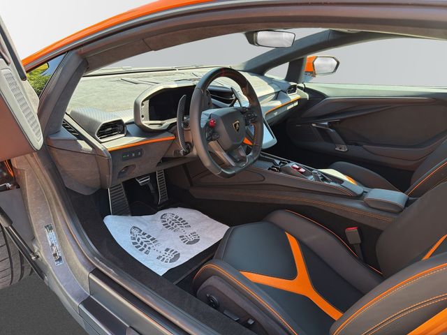 LAMBORGHINI Revuelto – Bild 8