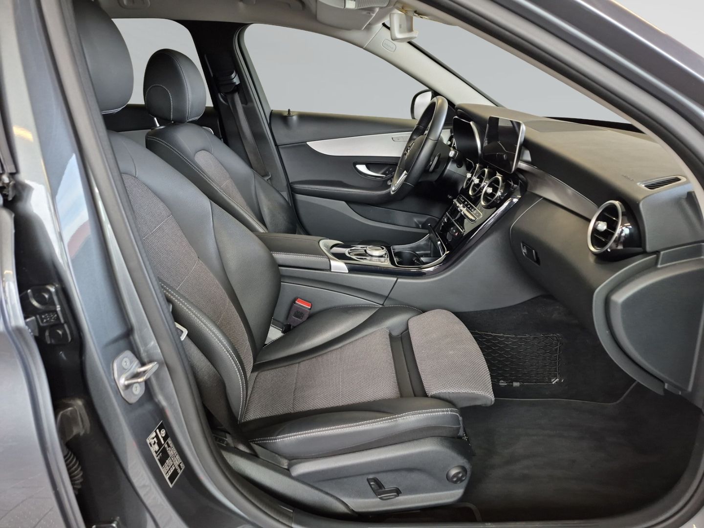 Mercedes-Benz C 220 d T Avantgarde LEDhigh/Park/Info/Komf./eHK foto 11