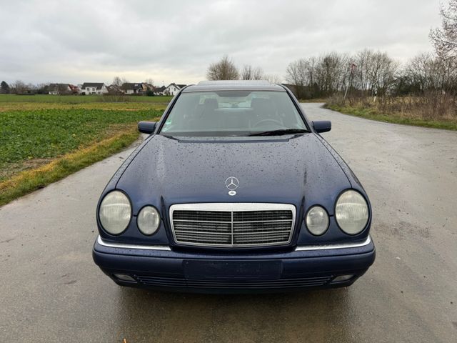 Mercedes-Benz E 230  Top Zustand Tüv Neu 1 Hand