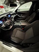 Mercedes-Benz 220 - Mercedes-Benz 220 mit Diesel-Antrieb: Kombi