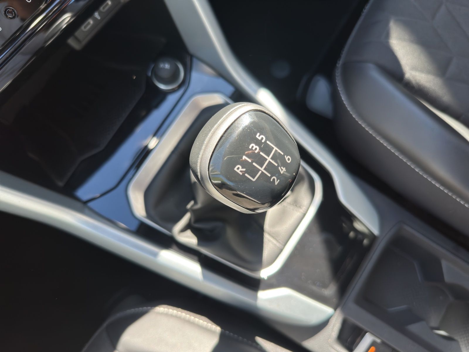 Volkswagen T-Roc - Bild 11