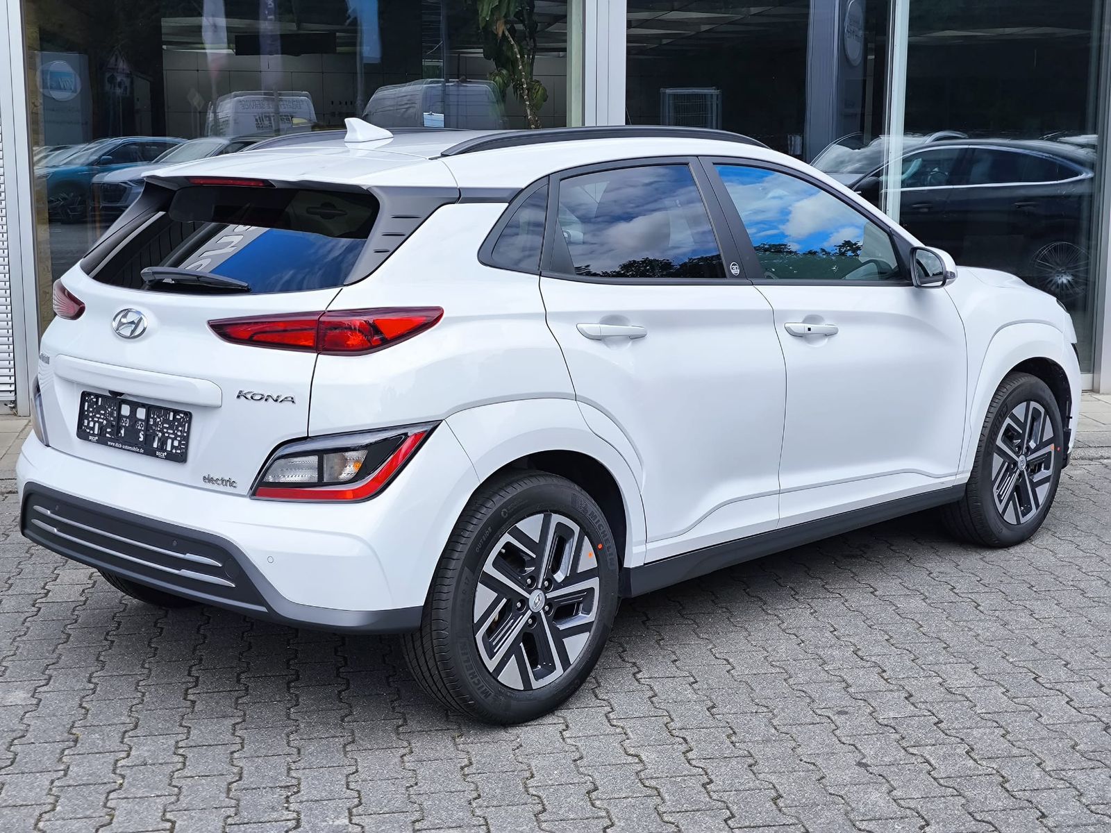 Fahrzeugabbildung Hyundai Kona Elektro Edition 30 LED+NAVI+SHZ+KAMER+KRELL