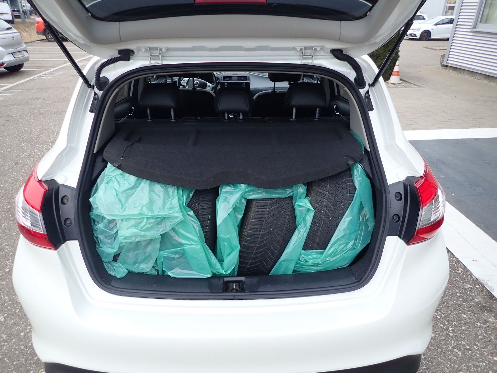 Fahrzeugabbildung Nissan Pulsar N-Connecta 1.2 DIG-T