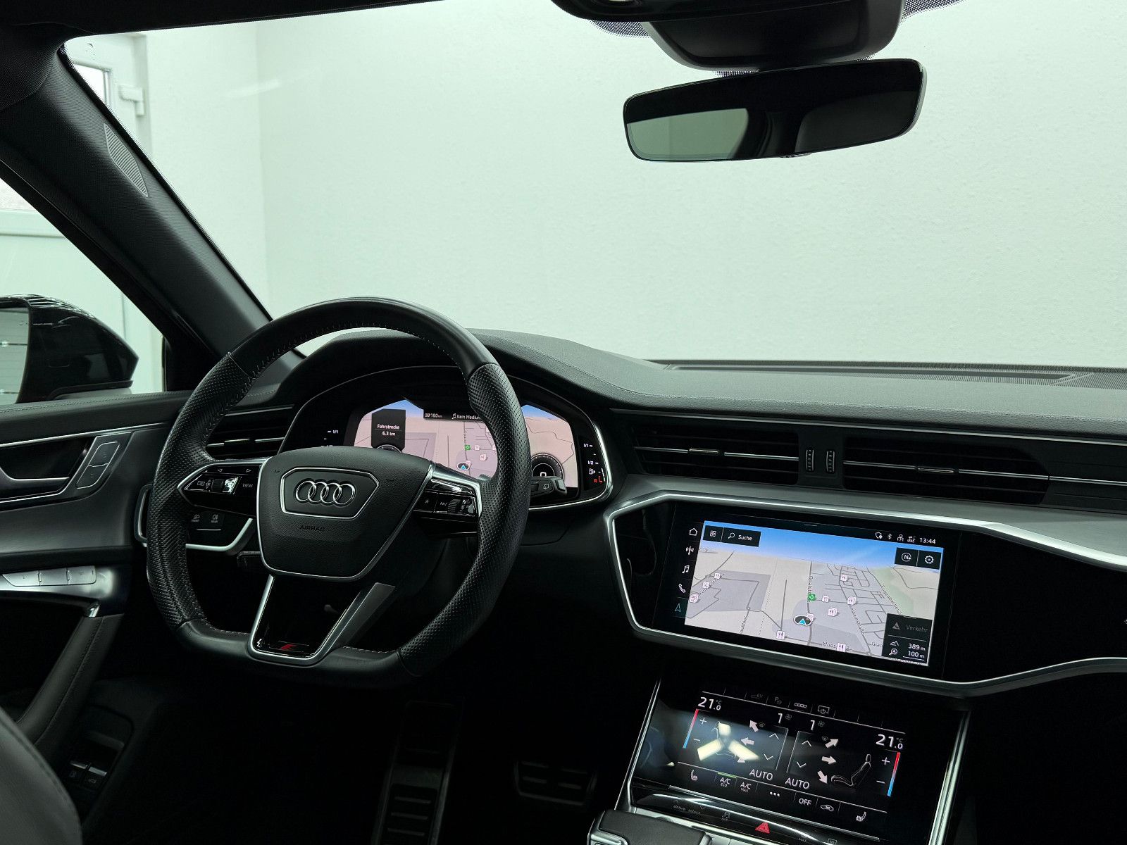 Fahrzeugabbildung Audi A6 55 TFSIe quattro S-LINE+/MATRIX HD/PANO/B&O