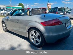 Fahrzeugabbildung Audi TT Coupe/Roadster 2.0 TFSI Roadster Leder Navi