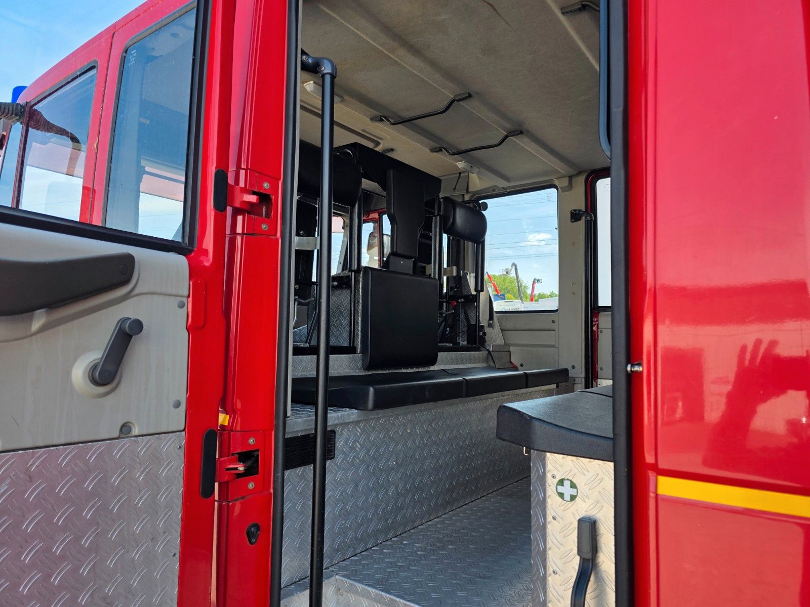 Fahrzeugabbildung Iveco EuroFire FF95E18W 4x4 LF8/6 Löschfahrzeug
