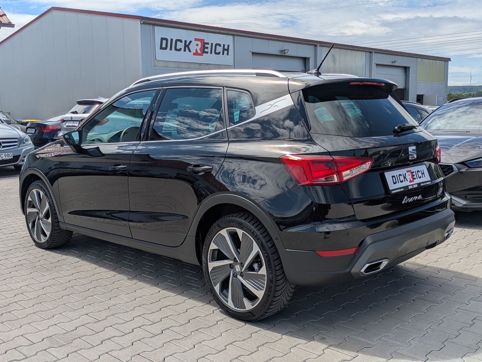 Fahrzeugabbildung SEAT Arona 1.0 TSI FR DSG AHK*ACC*LED*APP*DAB*KAMERA