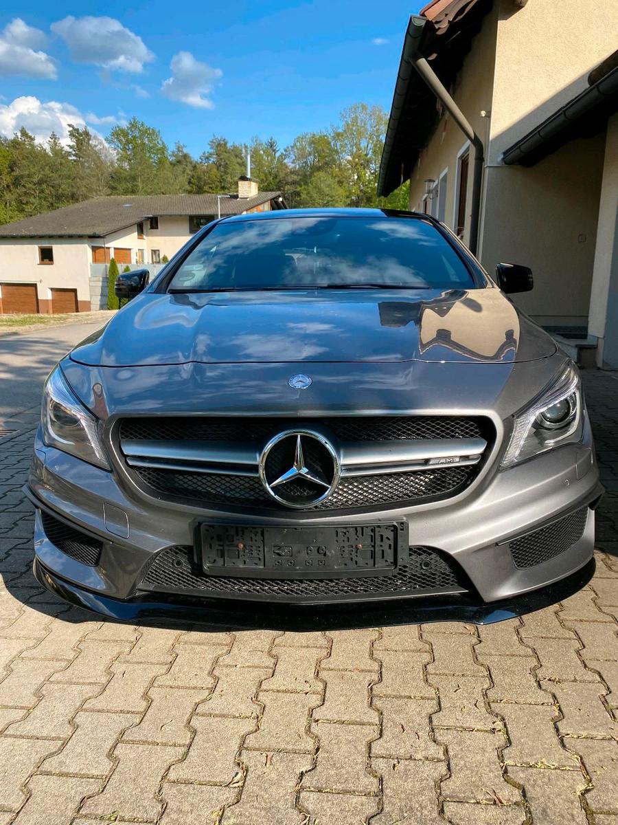 Mercedes-Benz CLA 45 AMG