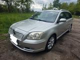 Toyota Avensis Combi 2.0 D-4D - AHK Klima  - Toyota Avensis aus 2004 mit Diesel-Antrieb