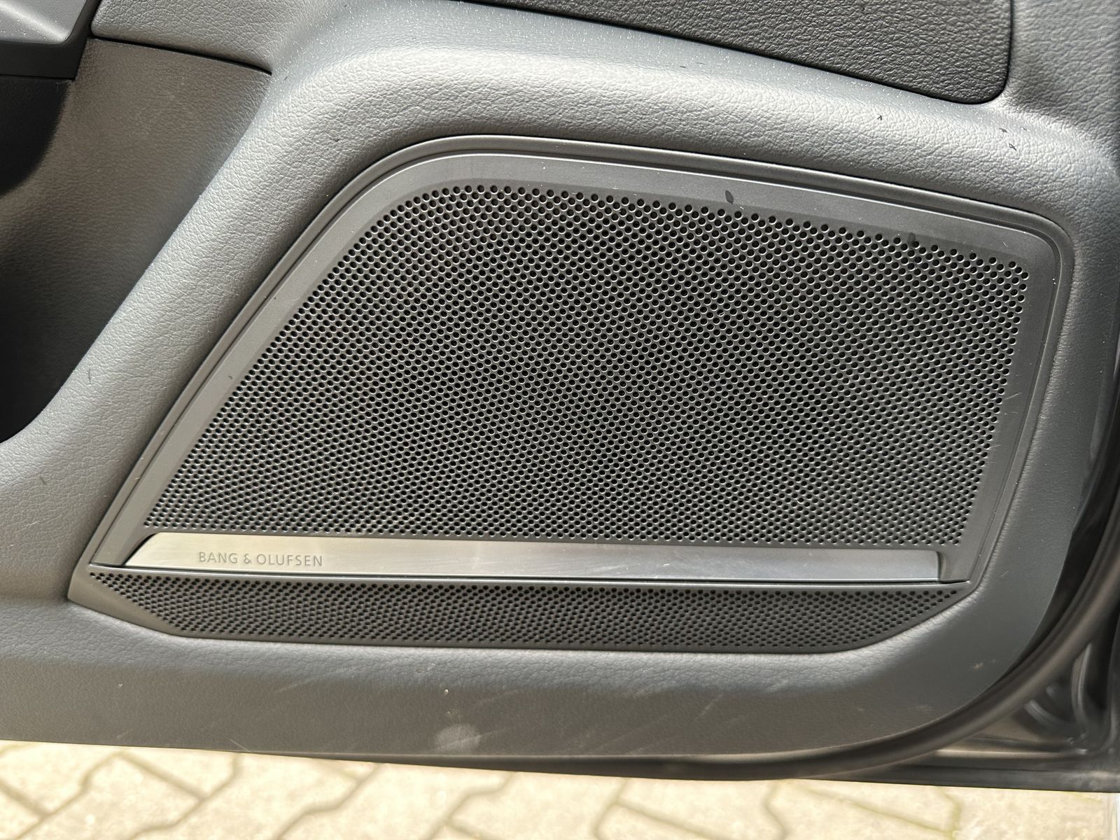Fahrzeugabbildung Audi A6 Avant 40 TDI Qu S-Line NAV+LED+ACC+AHK+VCOCK