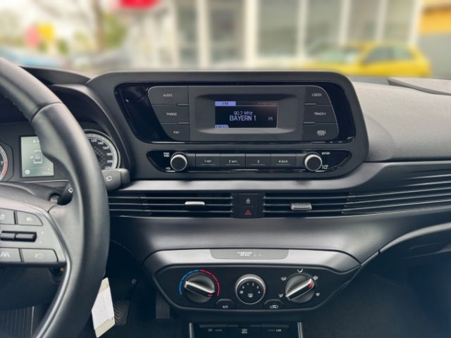 Fahrzeugabbildung Hyundai BAYON 1.2 MPI 85HP Klimaanlage Radio Lichtsensor