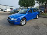 Skoda Octavia Combi Tour-AHK- KLIMA-TÜV-NEU - Skoda Octavia aus 2009: Tour