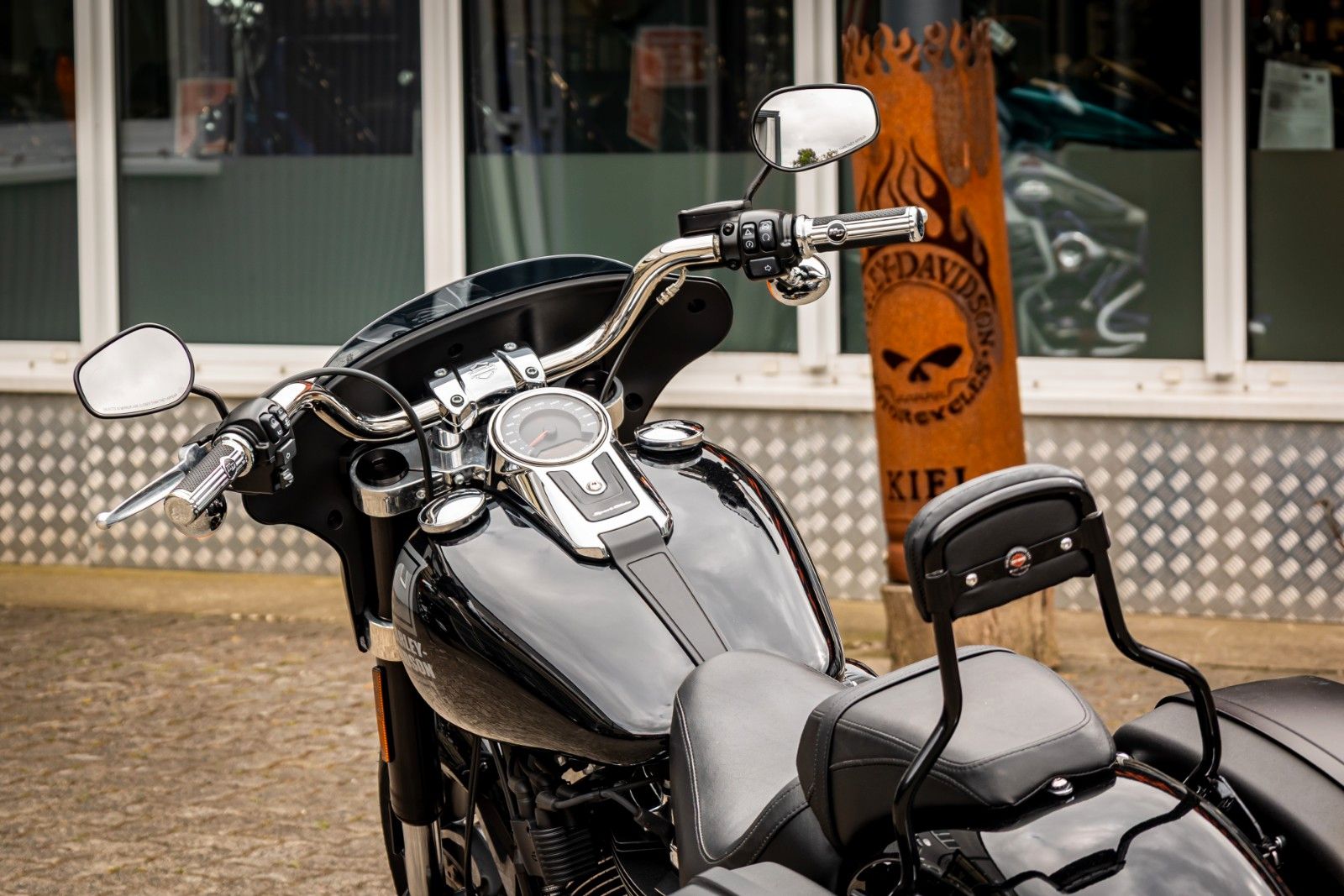 Fahrzeugabbildung Harley-Davidson FLSB Sport Glide 107 cui - Top gepflegt!