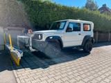 Suzuki 4x4 Winterdienstfahrzeug Schnee Pflug Streuer - Suzuki Jimny mit Benzin-Antrieb: Winterdienst