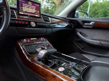 Audi A8 - 7