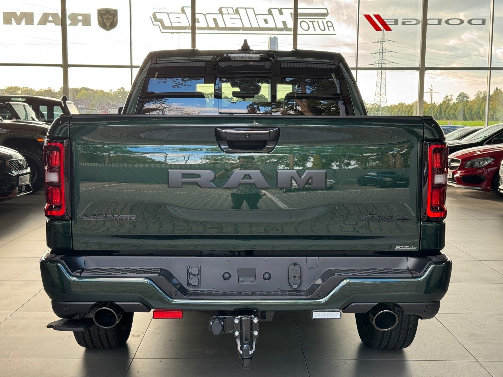 Fahrzeugabbildung Dodge RAM 1500 Crew Cab Laramie Night 5.7 V8 MY 2026