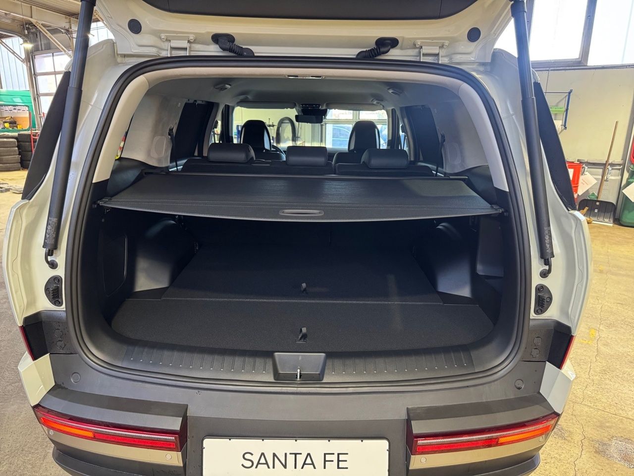 Fahrzeugabbildung Hyundai SANTA FESIGNATURE Intro 4WD 5-Sitzer SHZ*LHZ*KLI