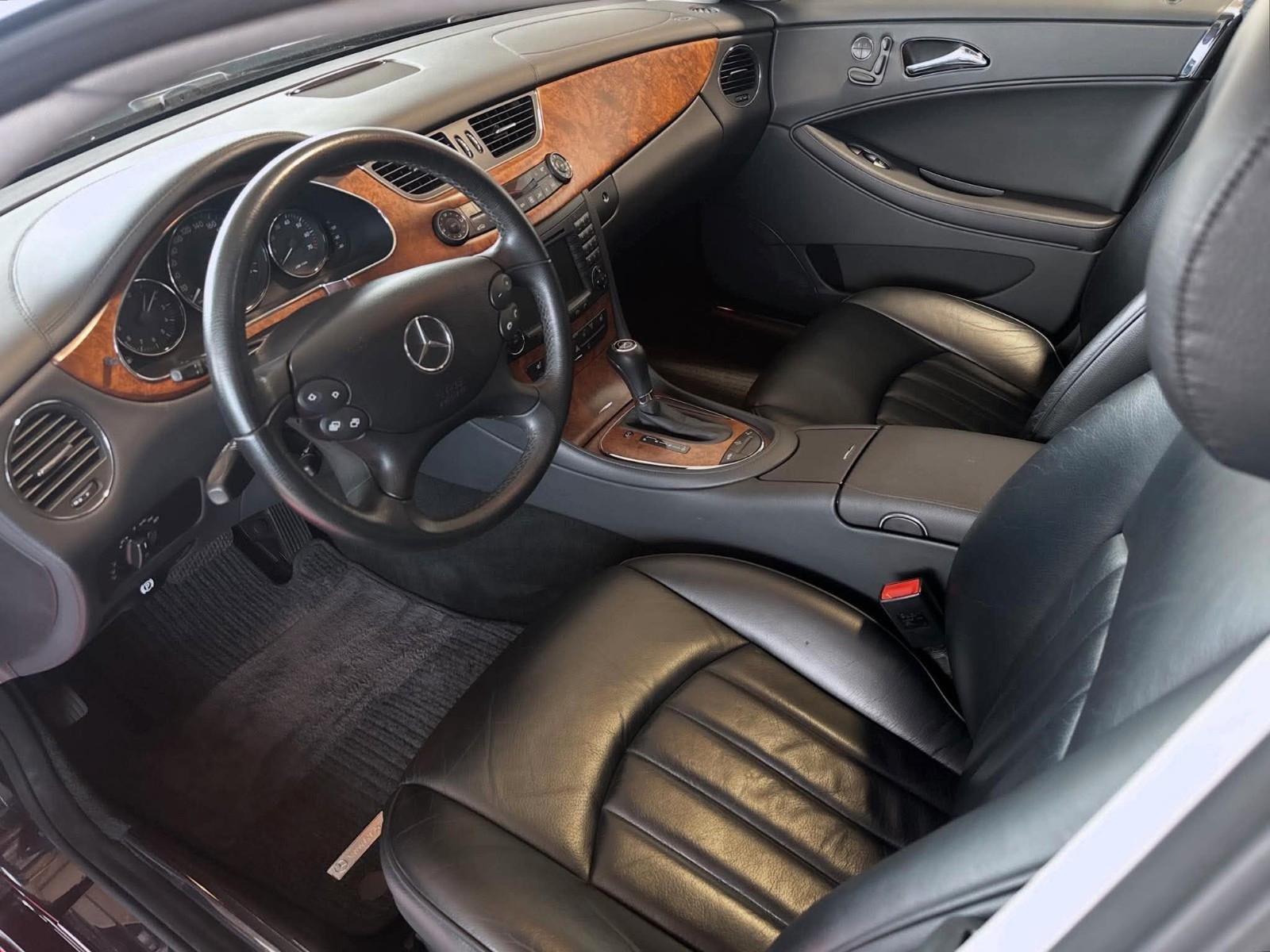 Mercedes CLS 500 5.5 V8 387 ch – Pack AMG – Toit ouvrant – Entretien Mercedes – 125 000 km