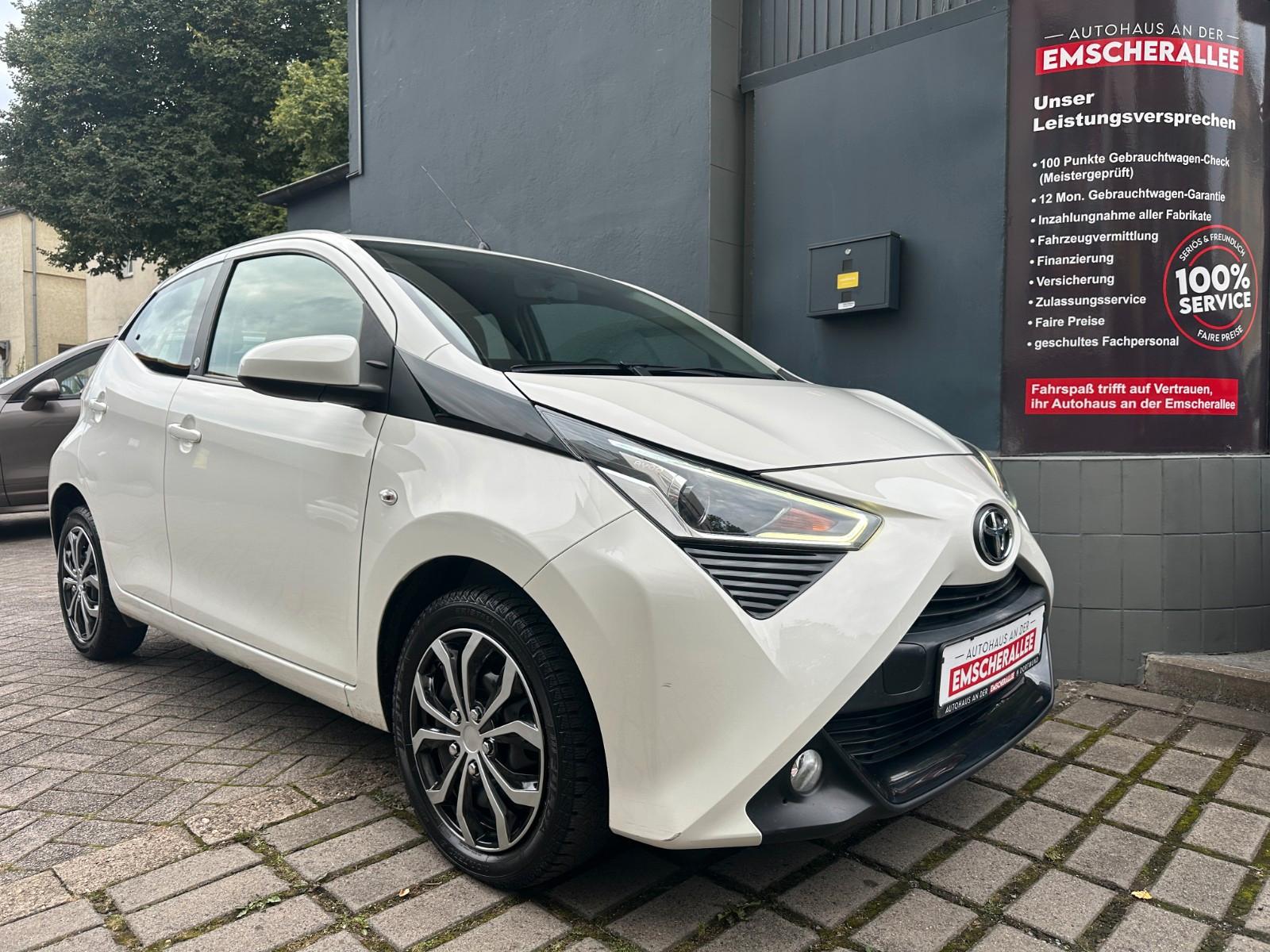 Toyota AYGO X-PLAY TEAM/KAMERA/CARPLAY/ANDROID