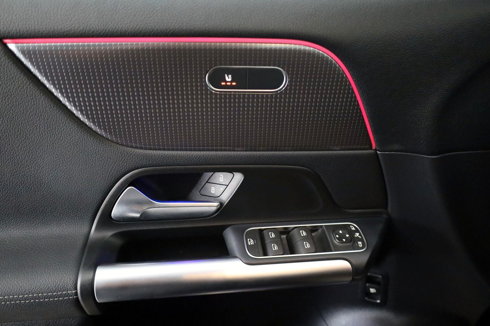 Fahrzeugabbildung Mercedes-Benz EQA 250 Progressive,T.Leder,Navi,LED,SH,Kamera