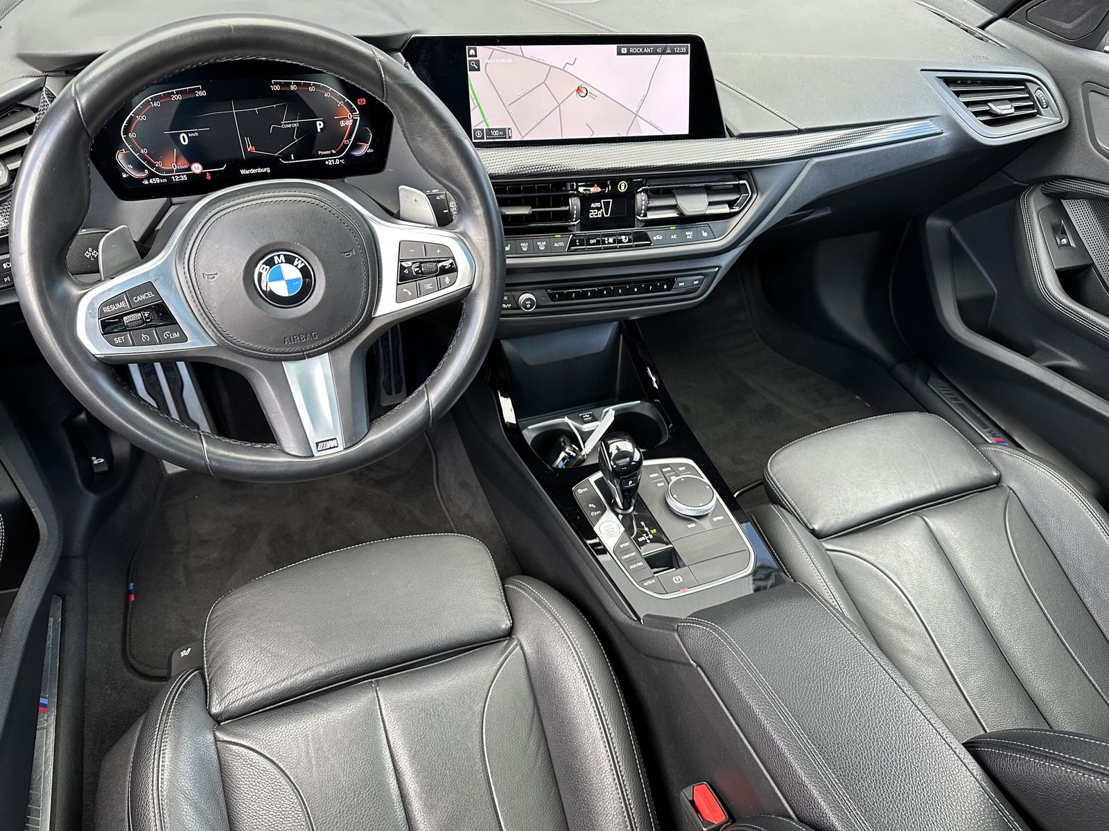 Fahrzeugabbildung BMW 120i M-Sport 5-Türer NAV+LED+AHK+PANO+HIFI+18ZO