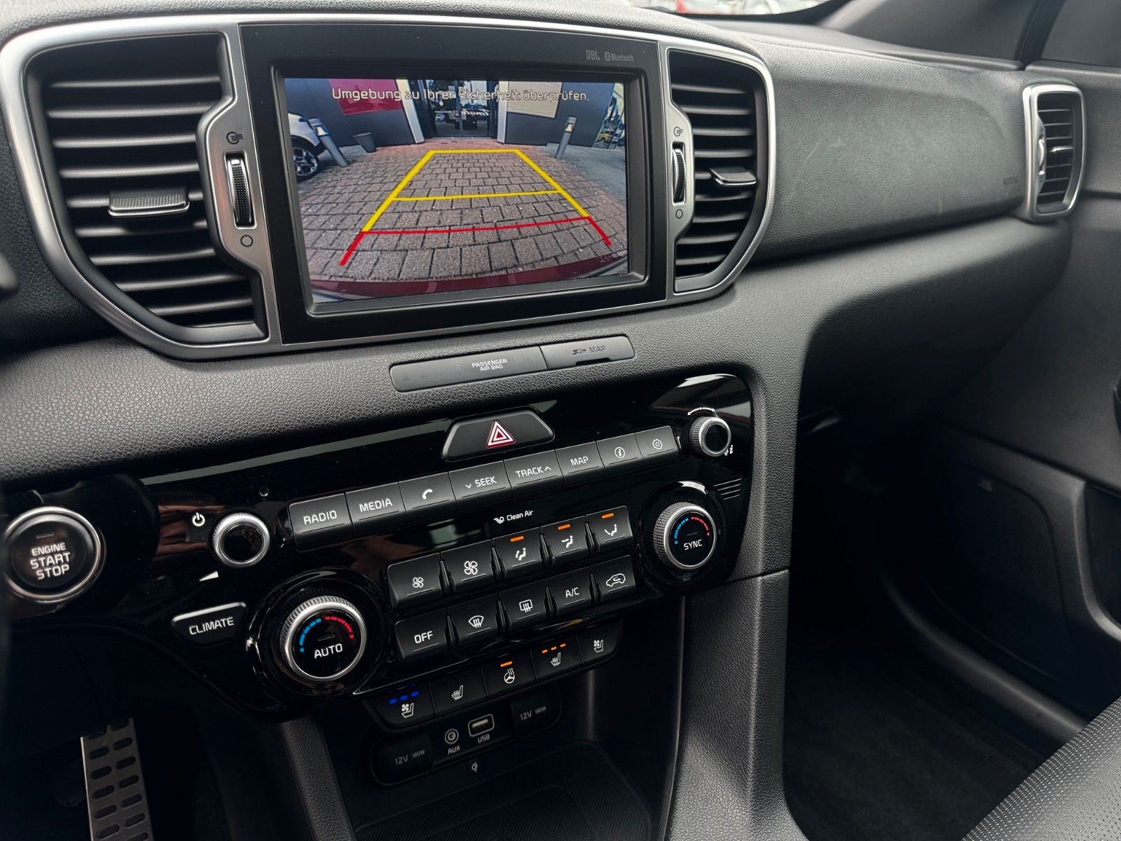 Fahrzeugabbildung Kia Sportage GT-Line 4WD GLASDACH SITZKÜHLUNG