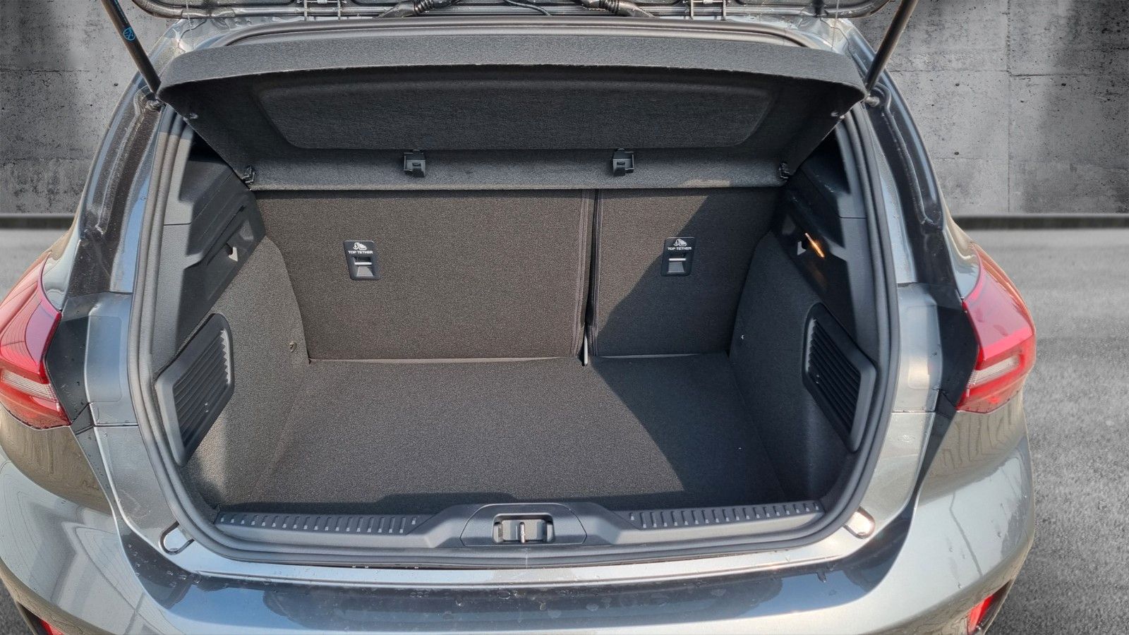 Fahrzeugabbildung Ford Focus Lim. ST-Line
