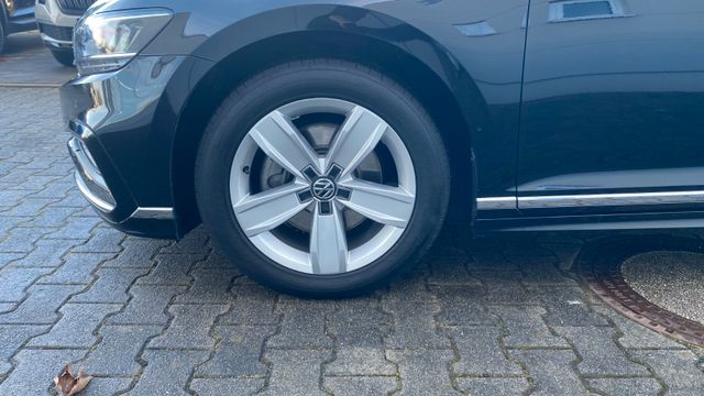 VW Passat Variant (Bild 8 von(15)