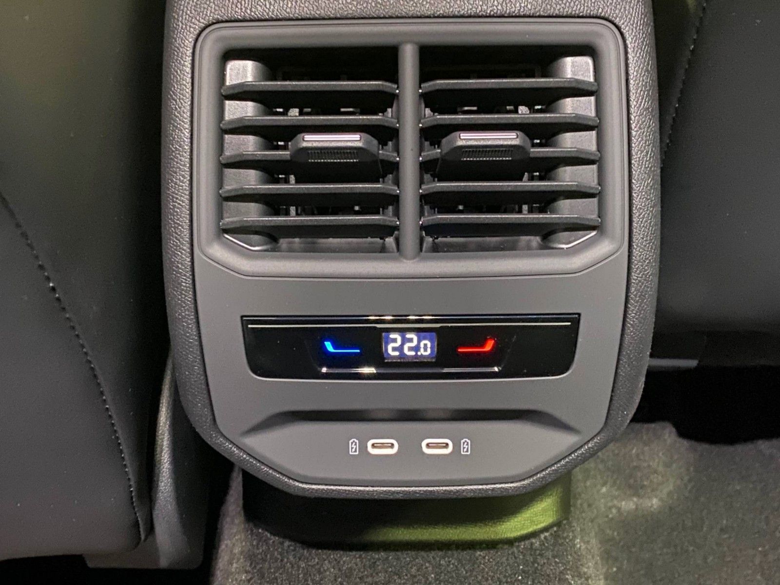 Fahrzeugabbildung CUPRA Leon ST 1.5 eTSI DSG FACELIFT MHEV+5 J. GARANTIE