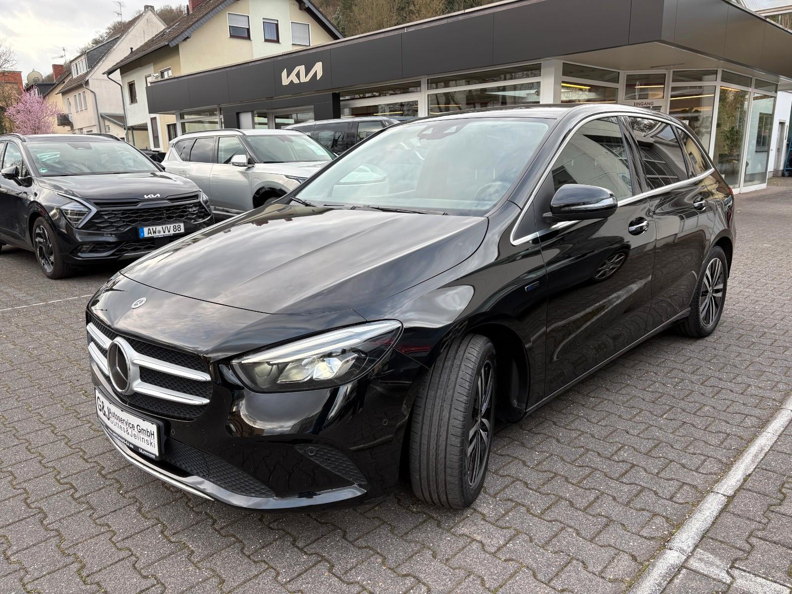 Mercedes-Benz B 250e PlugInHybrid Automatik, Navi, Kamera